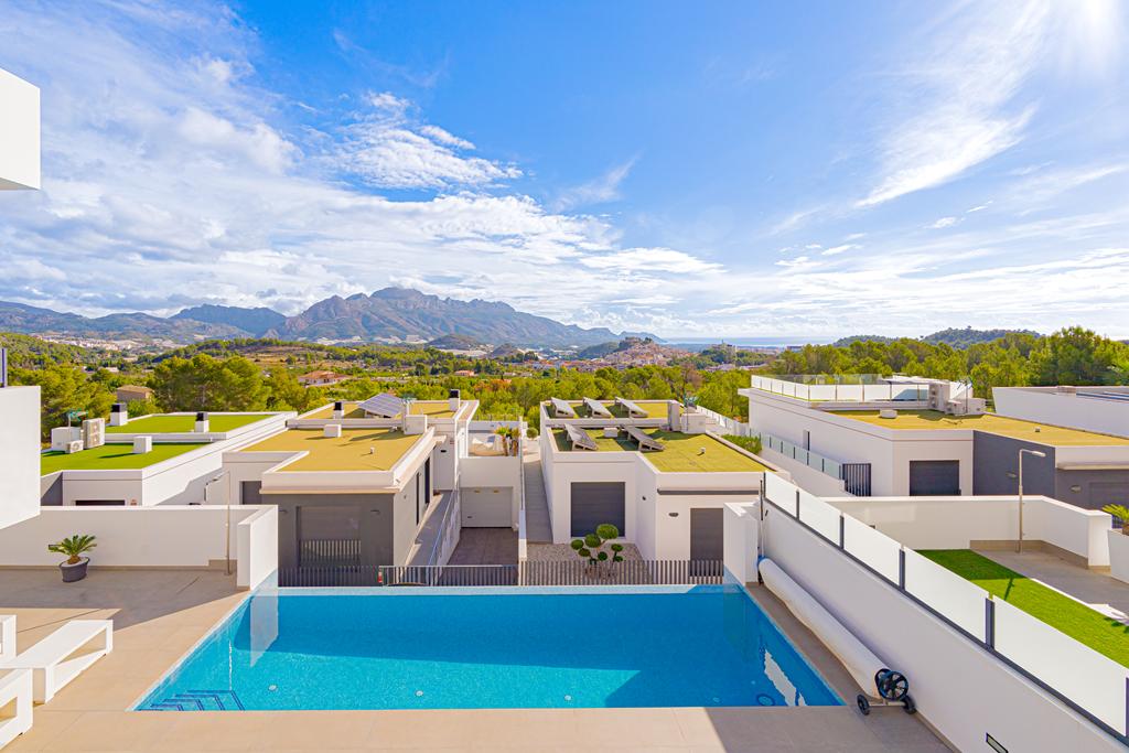 Modern 5-bedroom villa for sale with panoramic views in Altos de Polop