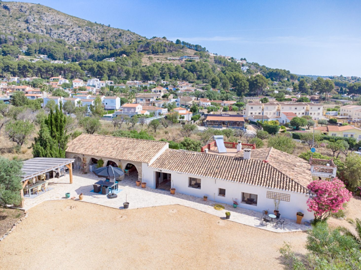 Propriété de campagne à vendre à Alcalalí avec vue sur la montagne