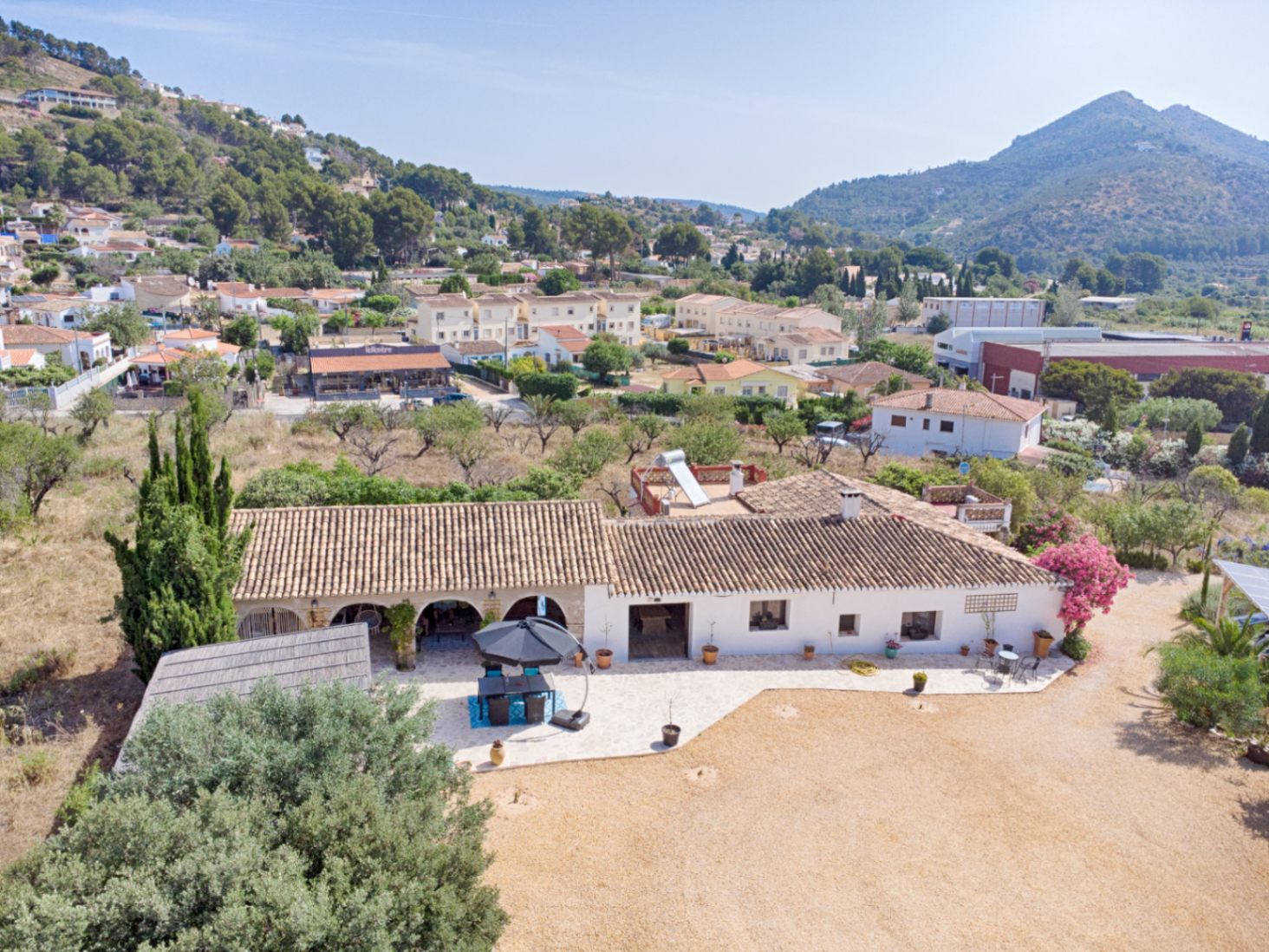 Propriété de campagne à vendre à Alcalalí avec vue sur la montagne