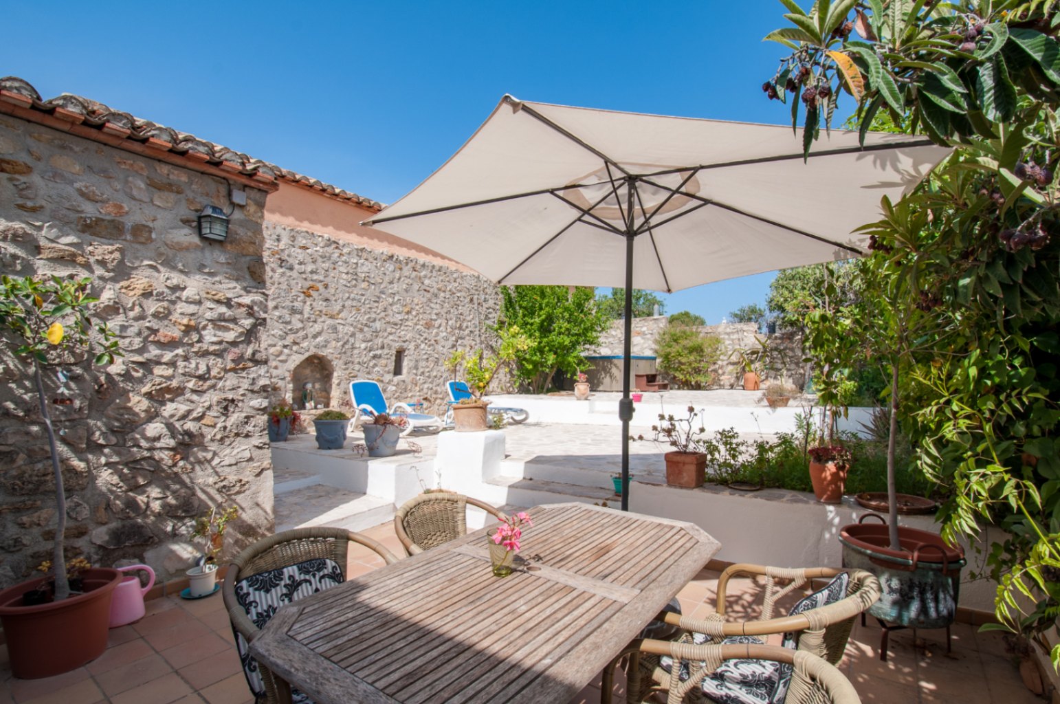 Propriété de campagne à vendre à Alcalalí avec vue sur la montagne