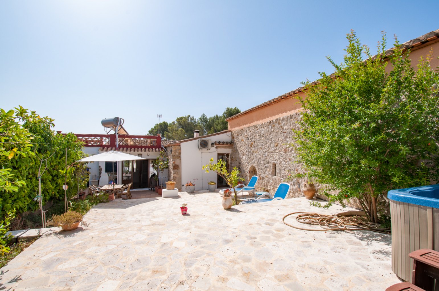 Propriété de campagne à vendre à Alcalalí avec vue sur la montagne