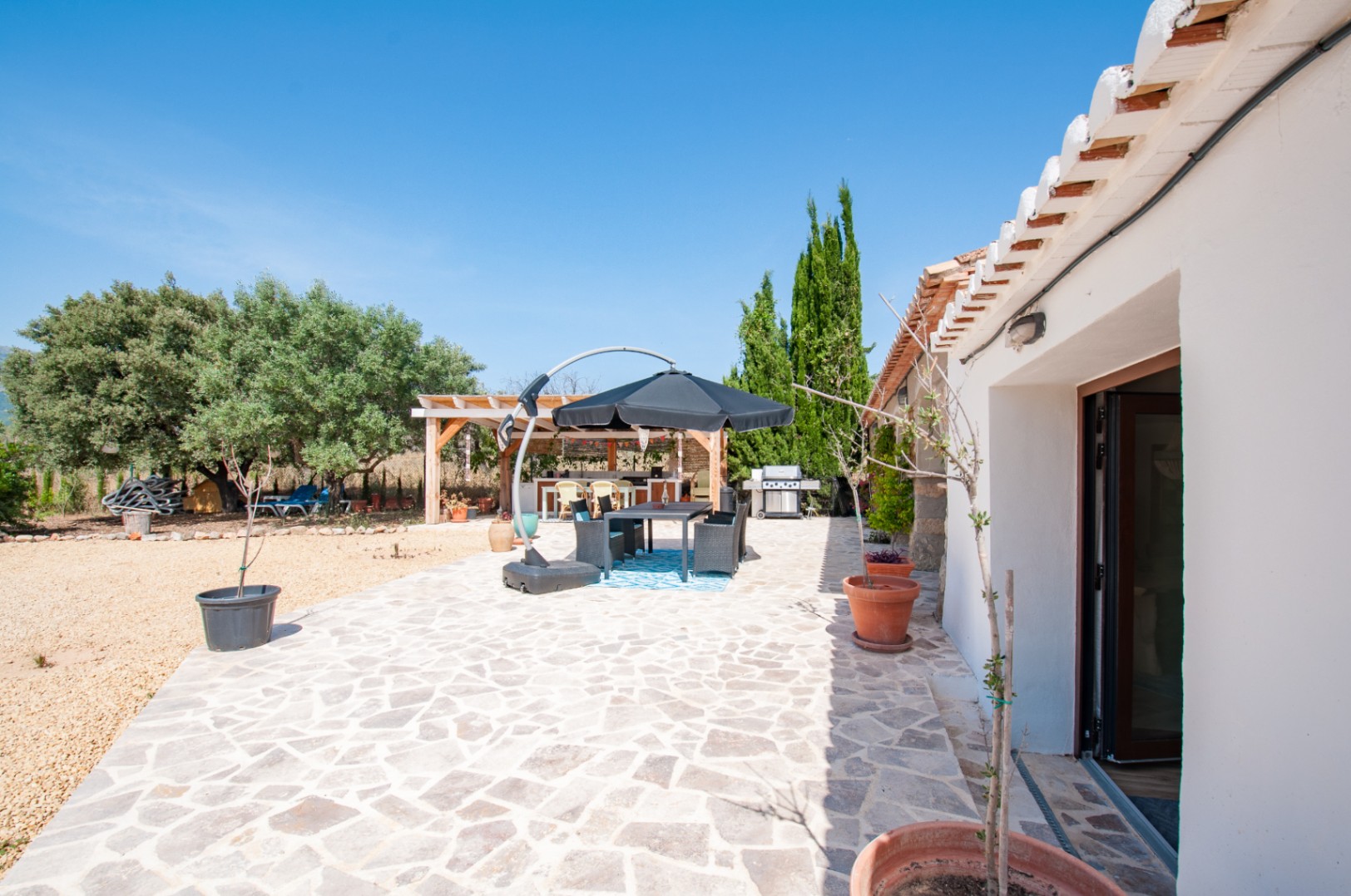 Propriété de campagne à vendre à Alcalalí avec vue sur la montagne