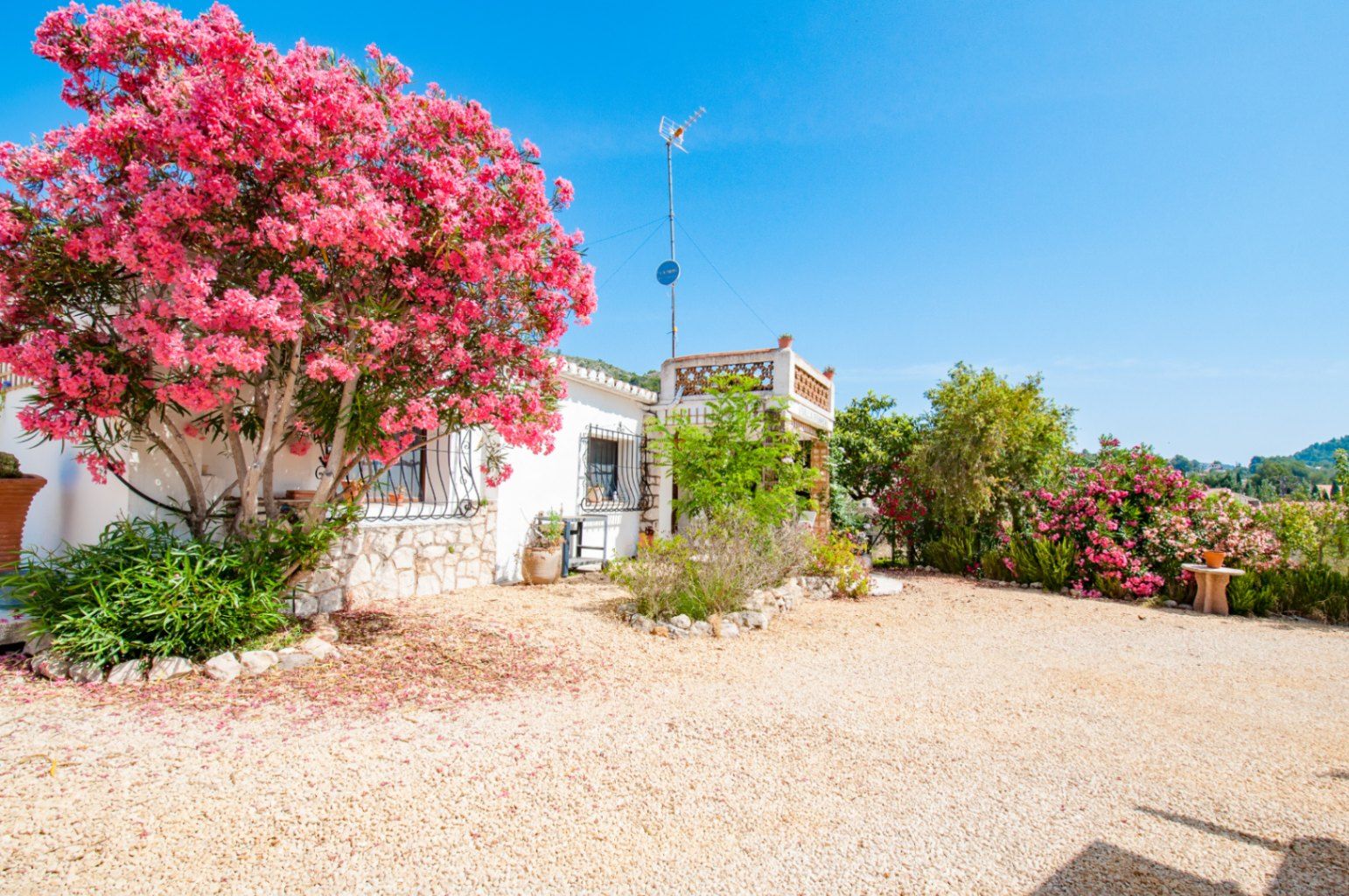 Propriété de campagne à vendre à Alcalalí avec vue sur la montagne