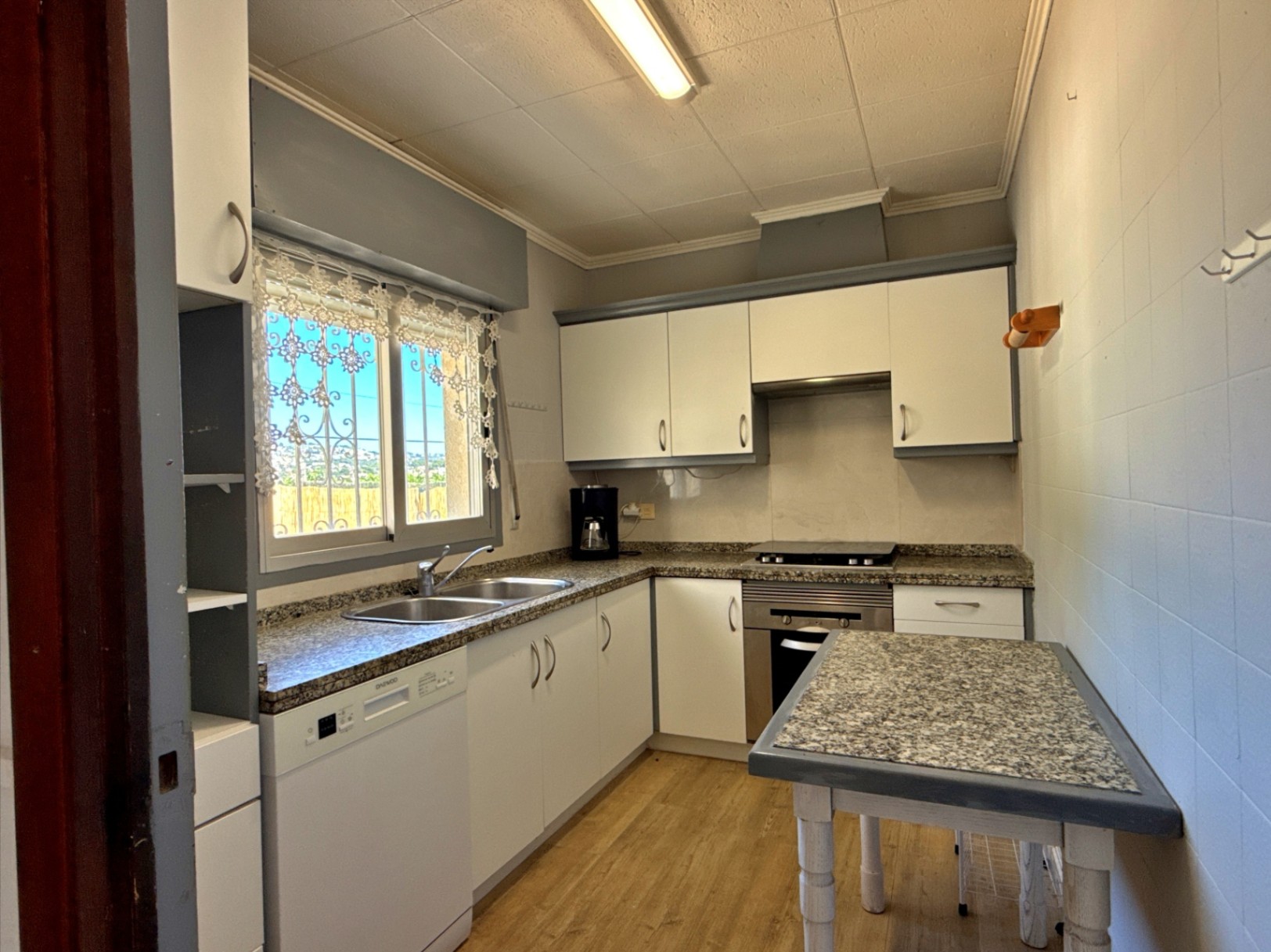 Villa with a spacious garden for sale in Calpe