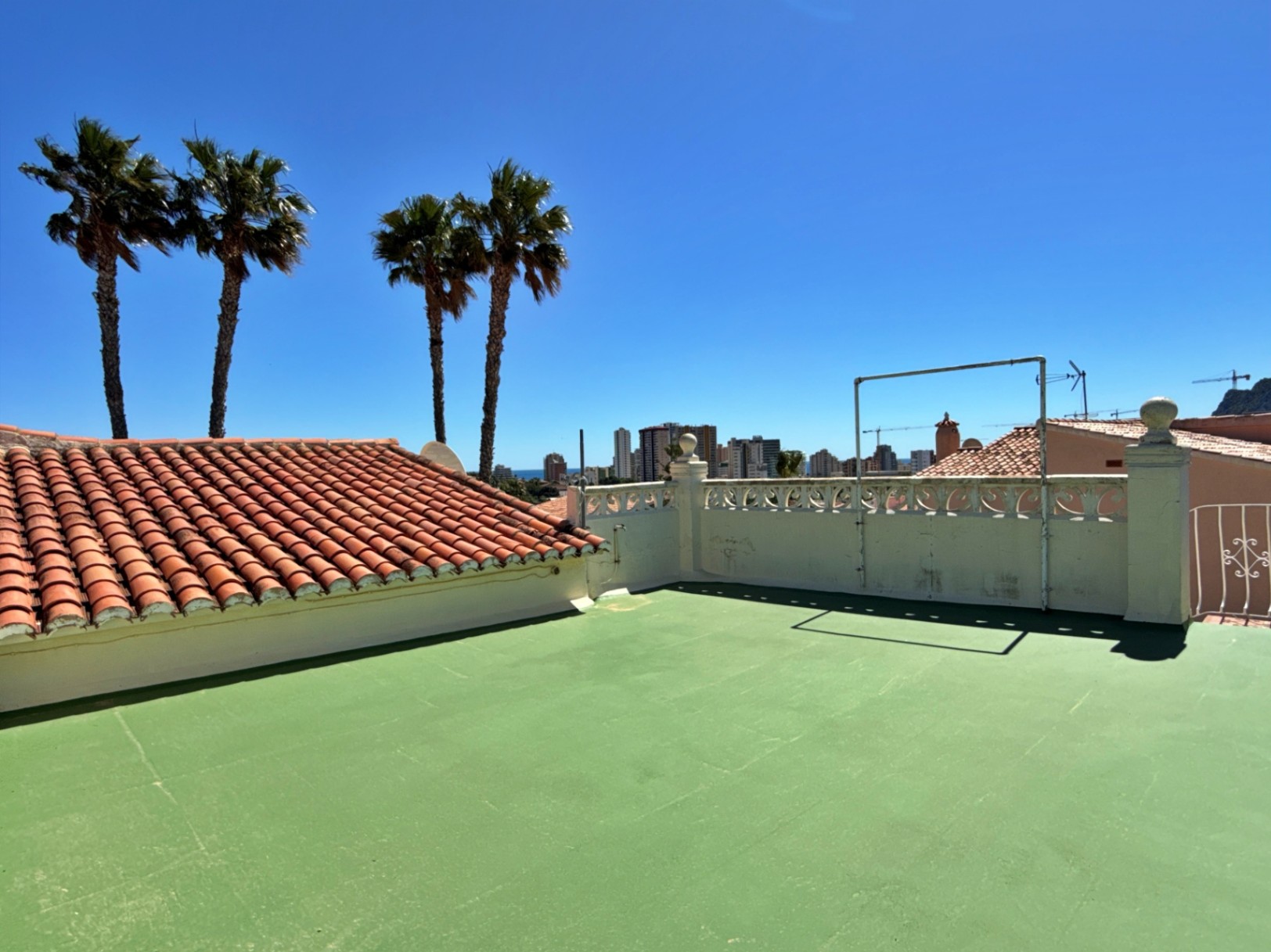Villa with a spacious garden for sale in Calpe