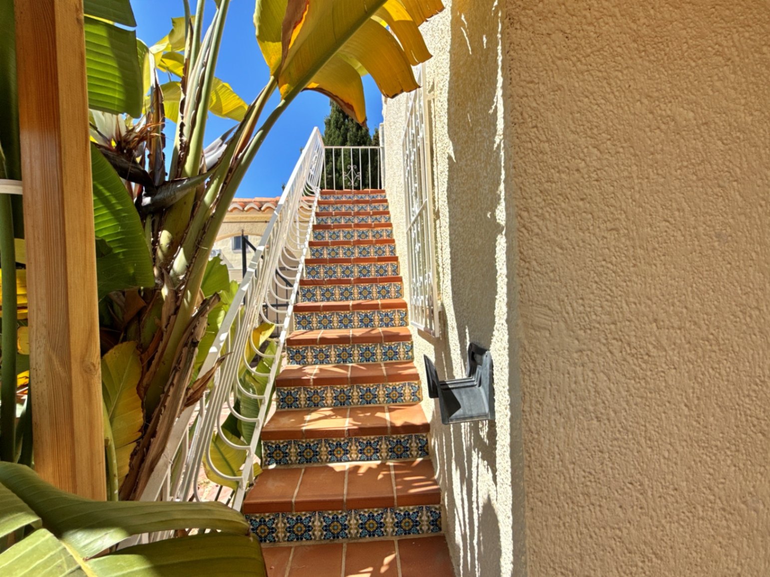 Villa with a spacious garden for sale in Calpe