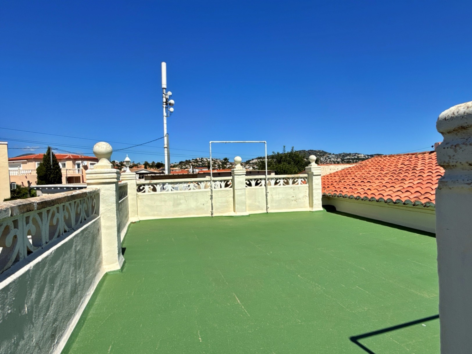 Villa with a spacious garden for sale in Calpe