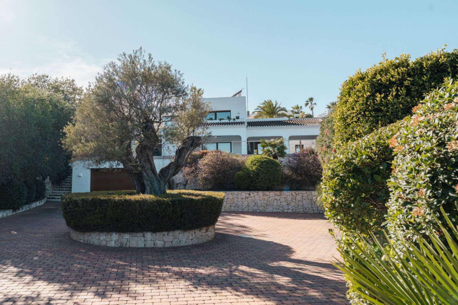 Ibicenco-style villa with sea views for sale in Moraira