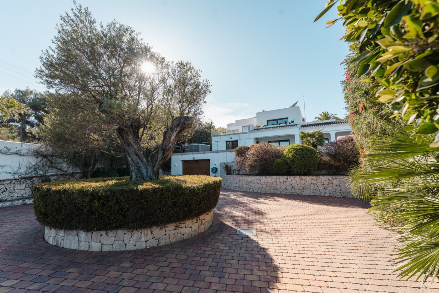 Ibicenco-style villa with sea views for sale in Moraira