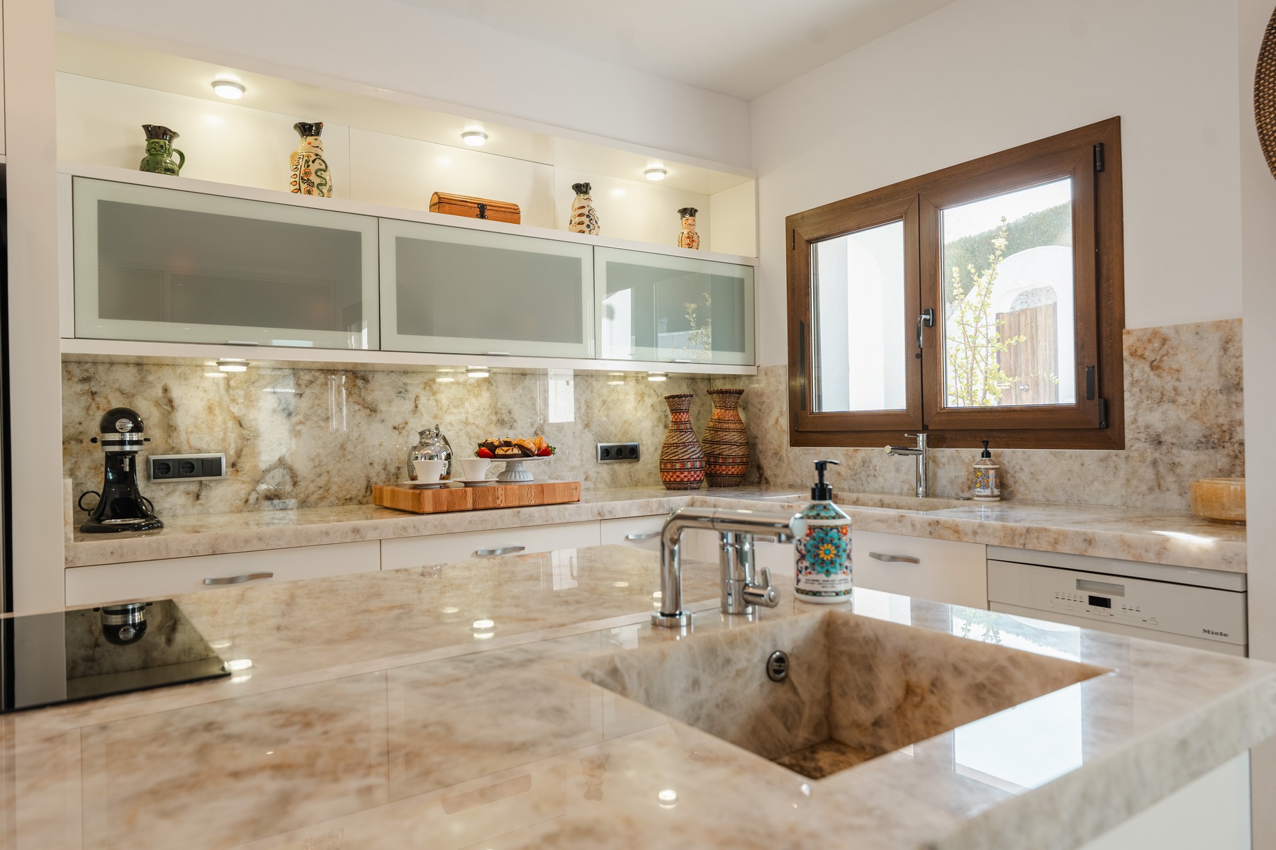 Ibicenco-style villa with sea views for sale in Moraira