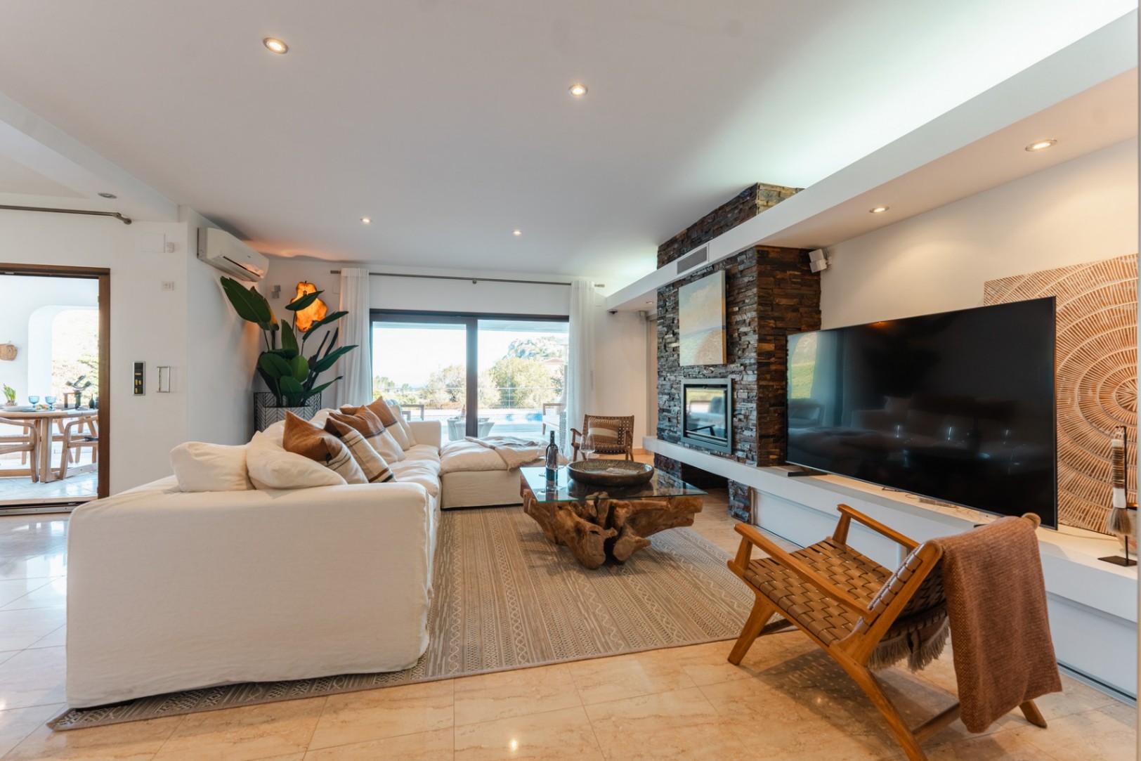 Ibicenco-style villa with sea views for sale in Moraira