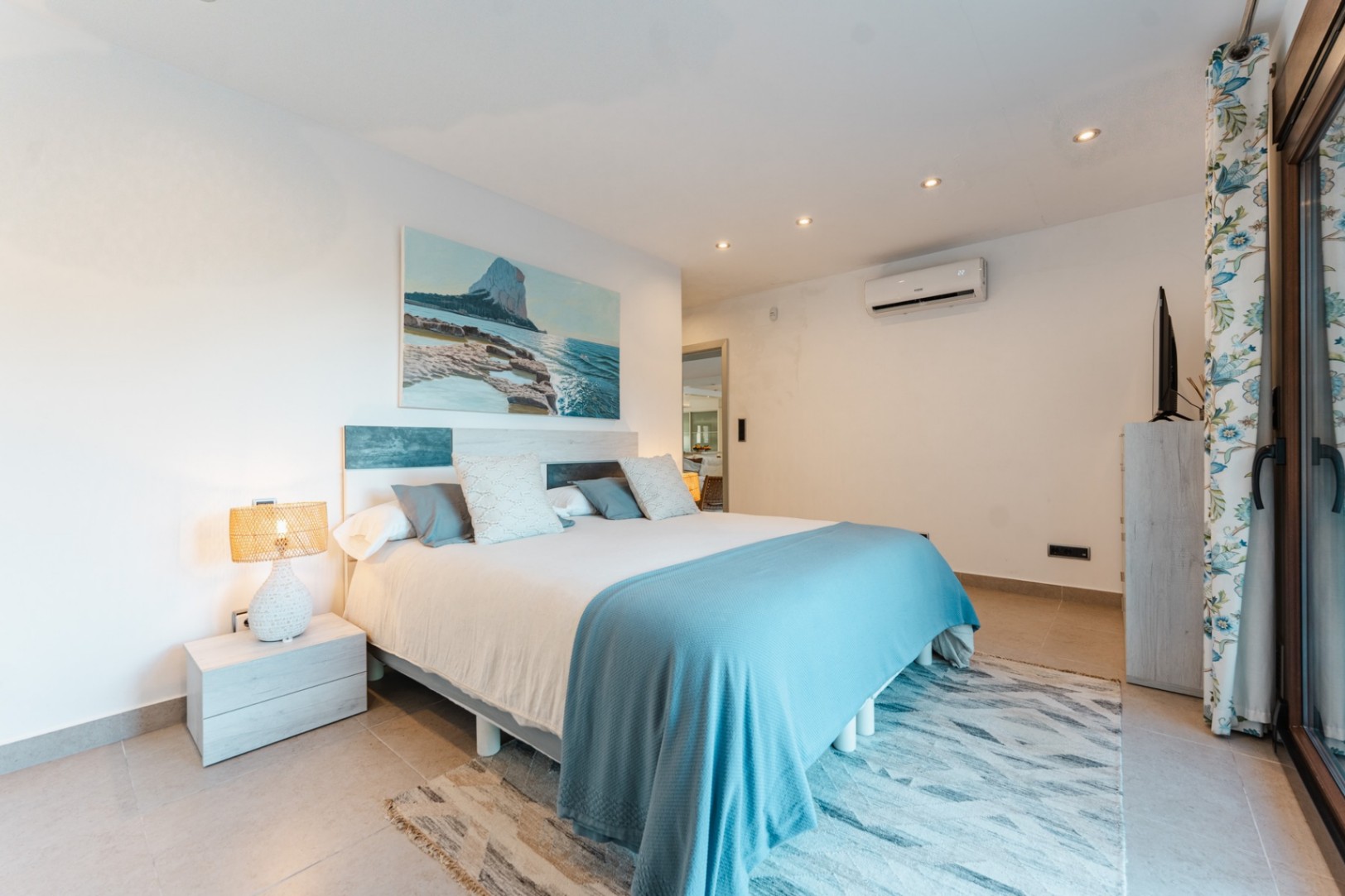 Ibicenco-style villa with sea views for sale in Moraira