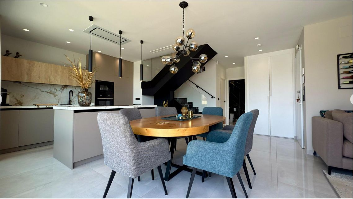 Luxury 3-bedroom villa with panoramic views and swimming pool