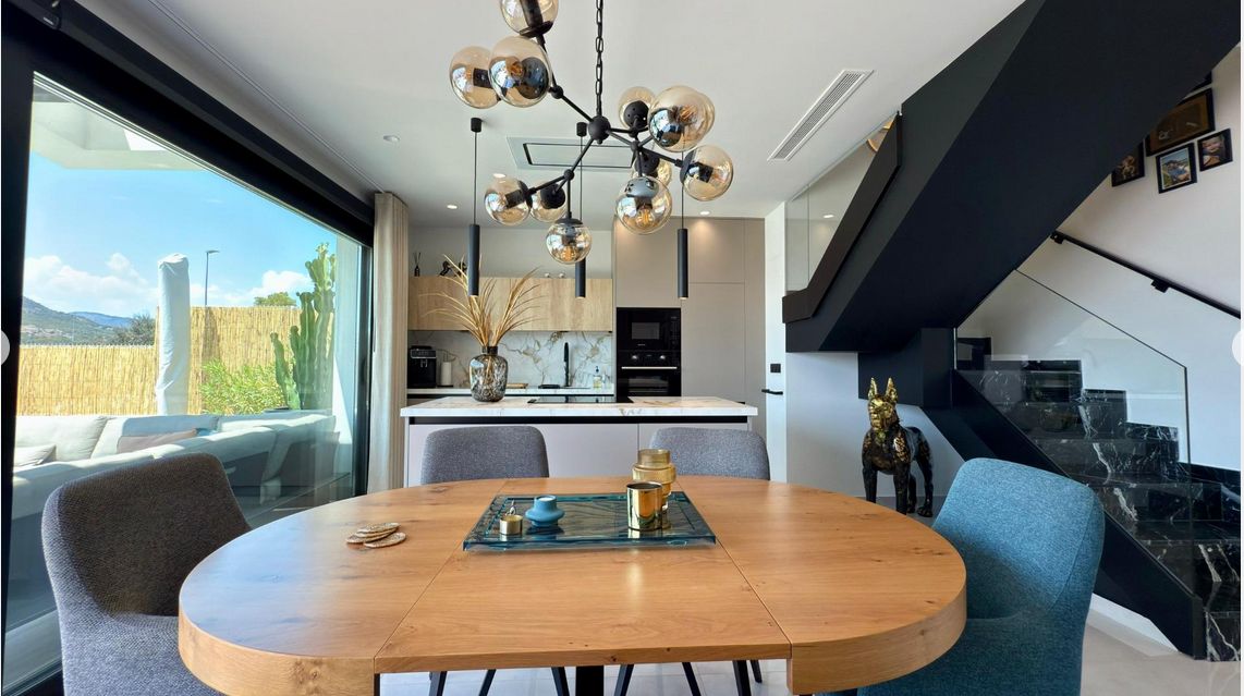 Luxury 3-bedroom villa with panoramic views and swimming pool