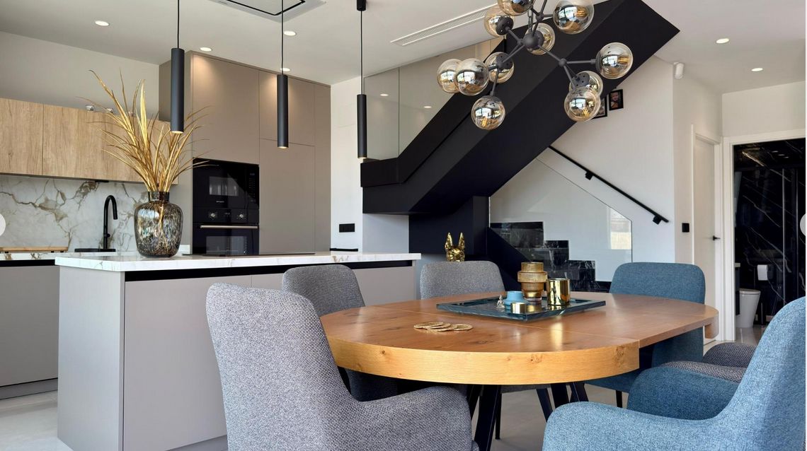 Luxury 3-bedroom villa with panoramic views and swimming pool