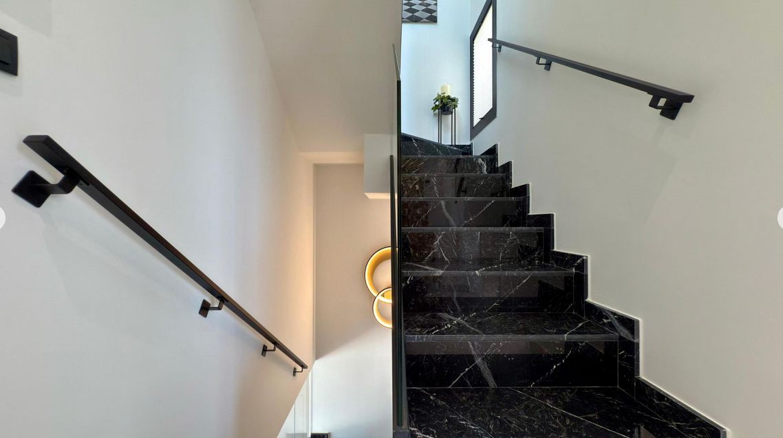 Luxury 3-bedroom villa with panoramic views and swimming pool