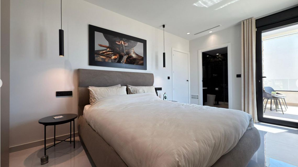 Luxury 3-bedroom villa with panoramic views and swimming pool