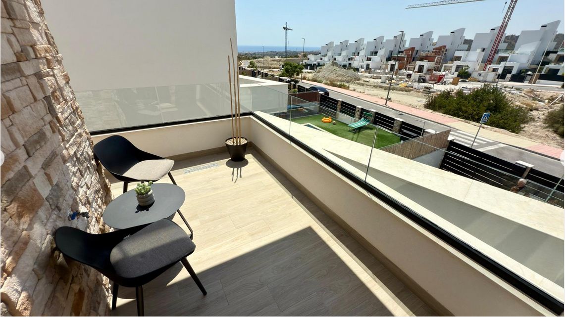 Luxury 3-bedroom villa with panoramic views and swimming pool