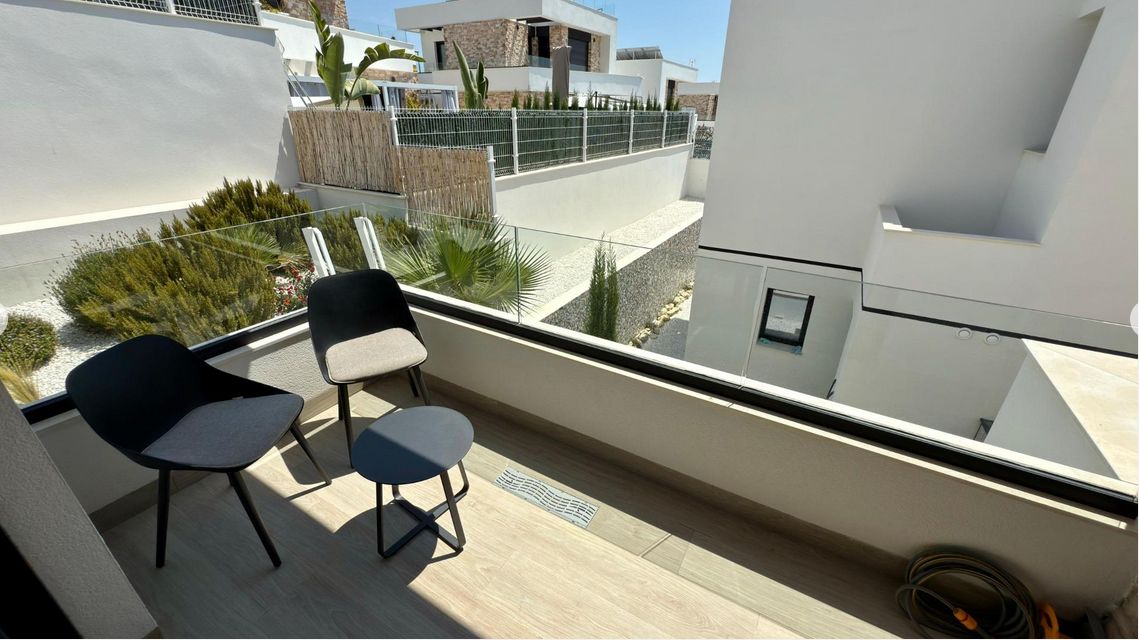 Luxury 3-bedroom villa with panoramic views and swimming pool