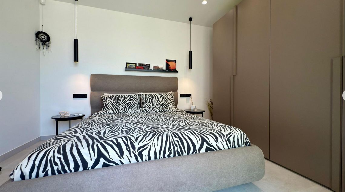 Luxury 3-bedroom villa with panoramic views and swimming pool