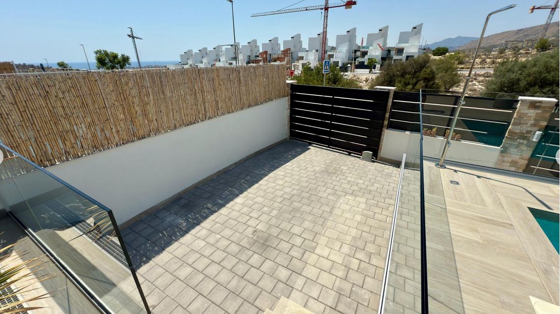 Luxury 3-bedroom villa with panoramic views and swimming pool