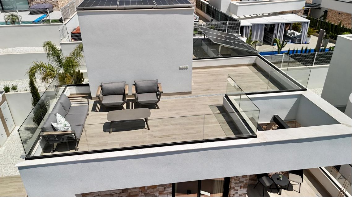 Luxury 3-bedroom villa with panoramic views and swimming pool