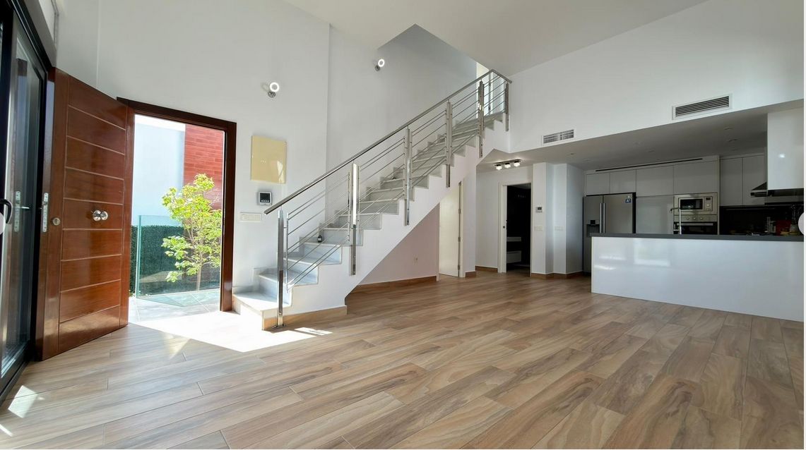 Villa moderne à vendre au pied du mont Ponoig à Polop, avec piscine privée
