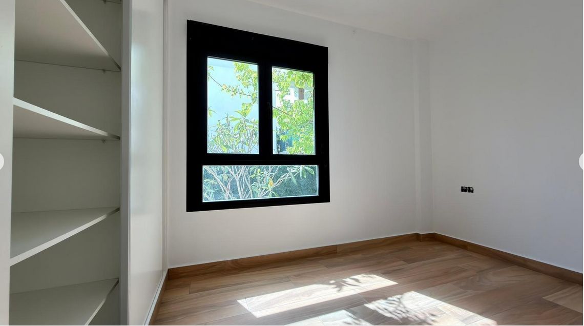 Villa moderne à vendre au pied du mont Ponoig à Polop, avec piscine privée