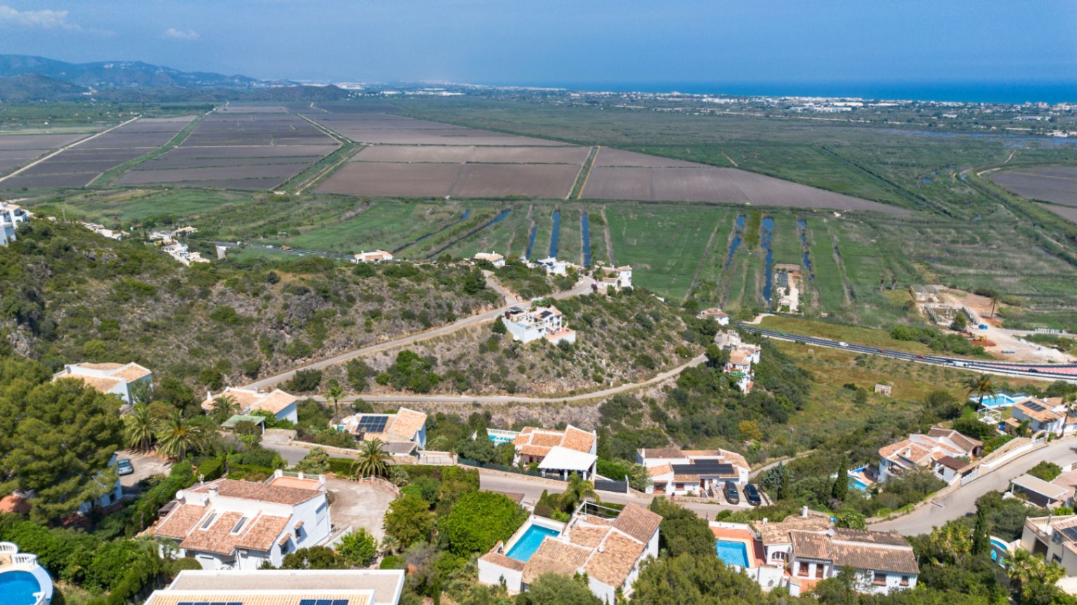 Villa moderna con vistas al mar y alojamiento independiente – Pego
