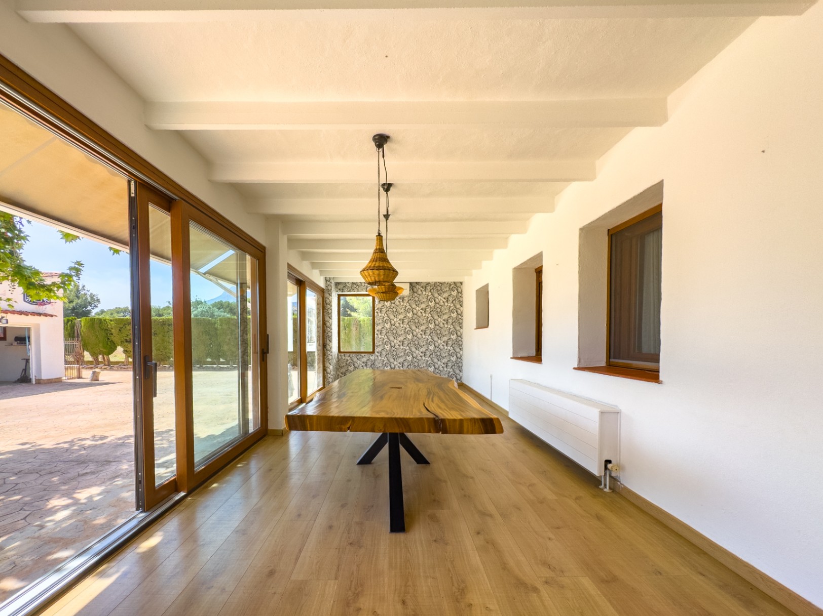 Estate with Mediterranean-style villa, large plot, and open views in Alfa del Pi