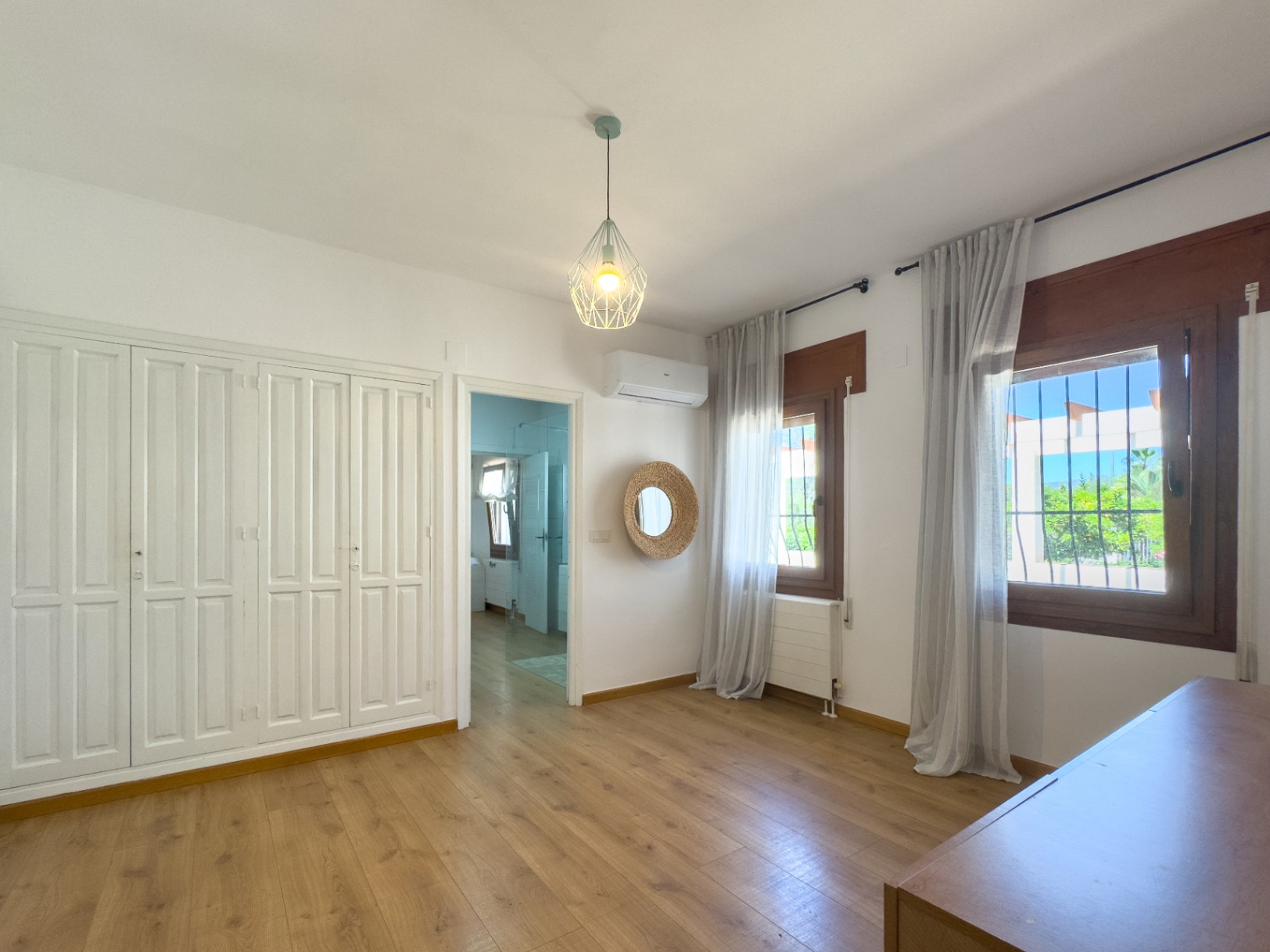 Estate with Mediterranean-style villa, large plot, and open views in Alfa del Pi