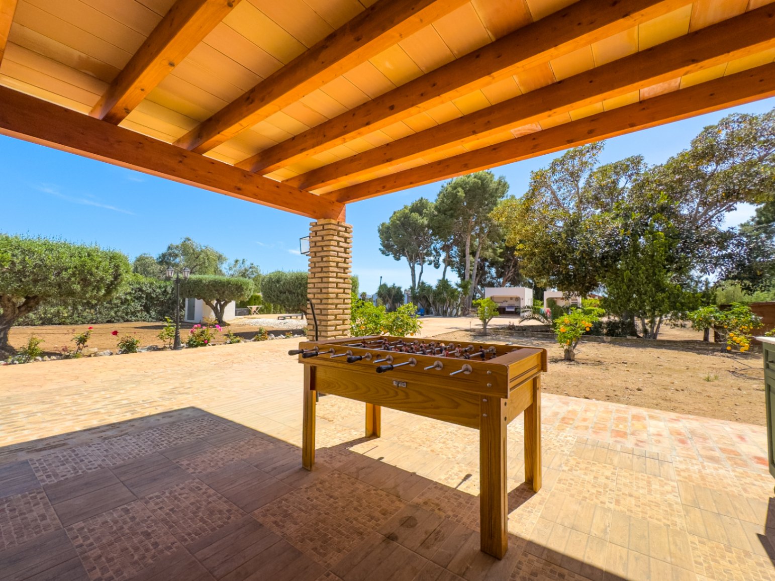 Estate with Mediterranean-style villa, large plot, and open views in Alfa del Pi