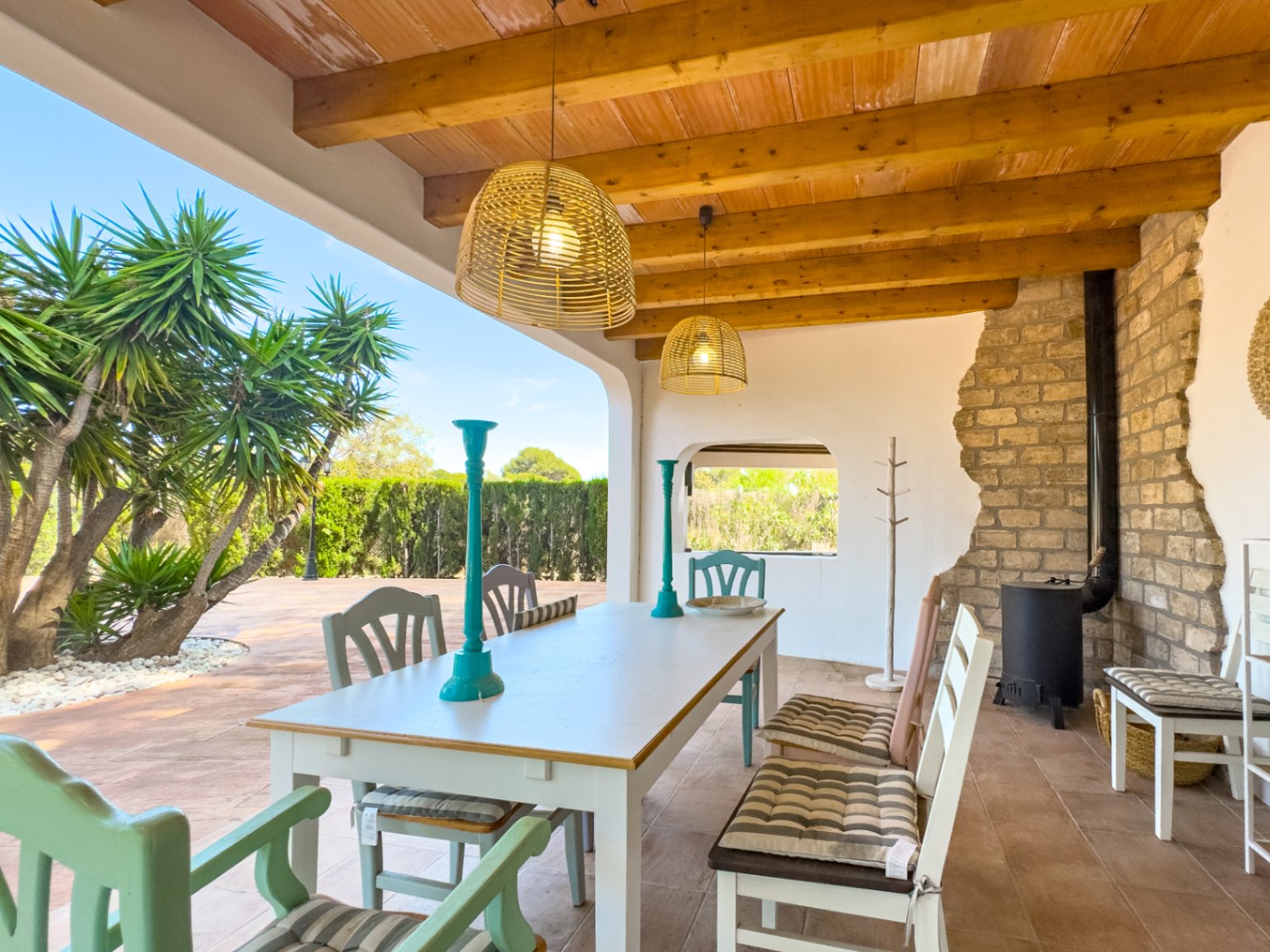Estate with Mediterranean-style villa, large plot, and open views in Alfa del Pi