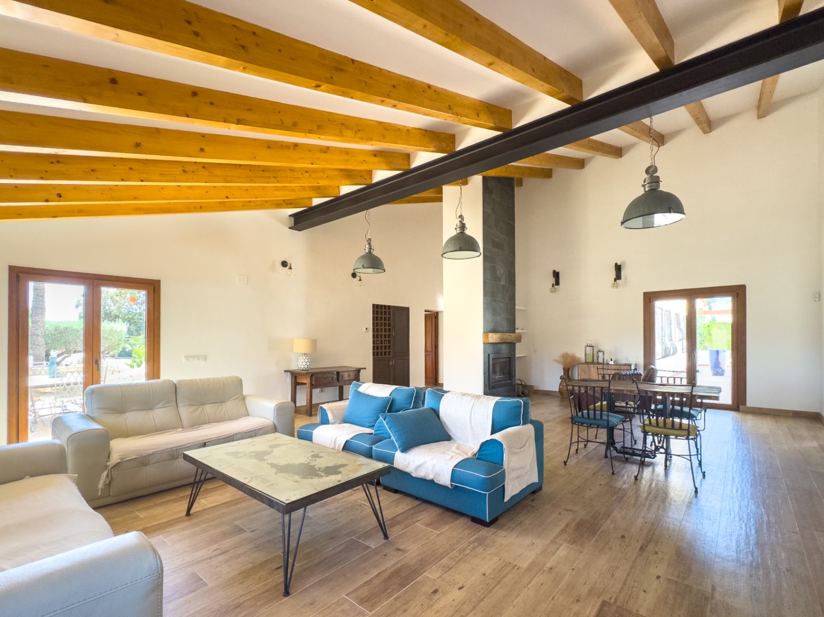 Estate with Mediterranean-style villa, large plot, and open views in Alfa del Pi