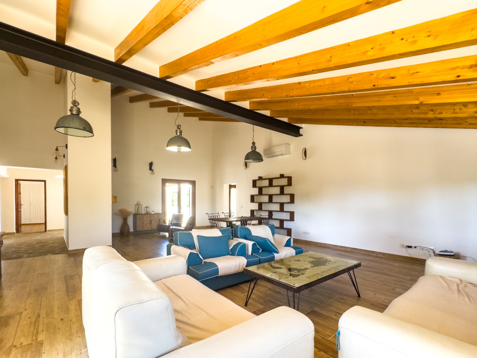 Estate with Mediterranean-style villa, large plot, and open views in Alfa del Pi