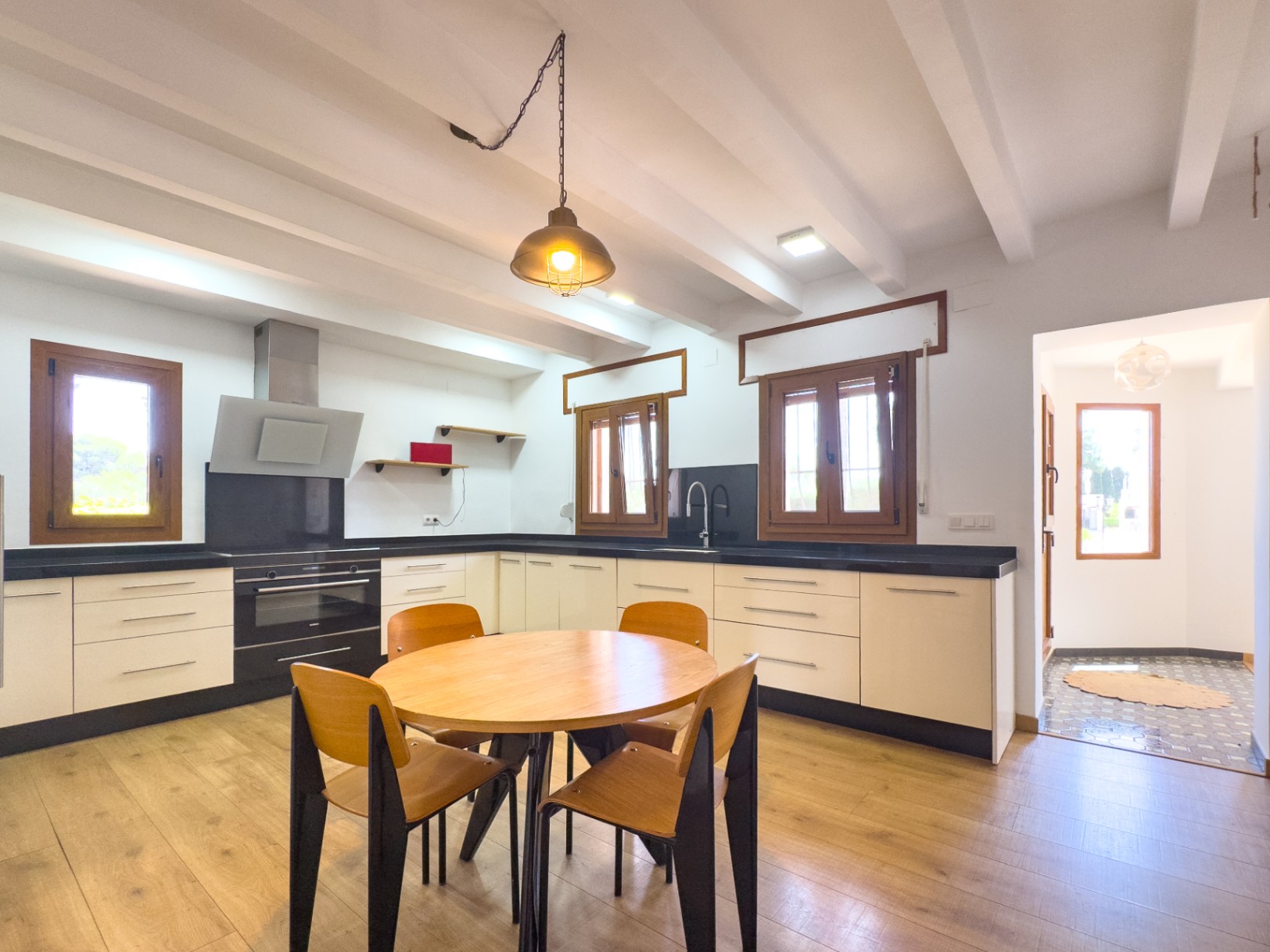 Estate with Mediterranean-style villa, large plot, and open views in Alfa del Pi
