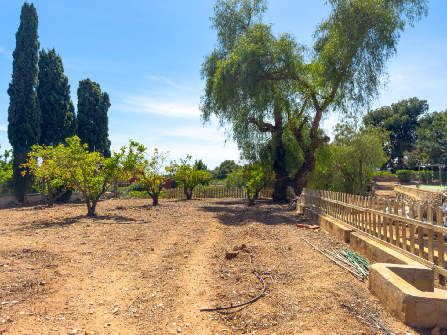 Estate with Mediterranean-style villa, large plot, and open views in Alfa del Pi