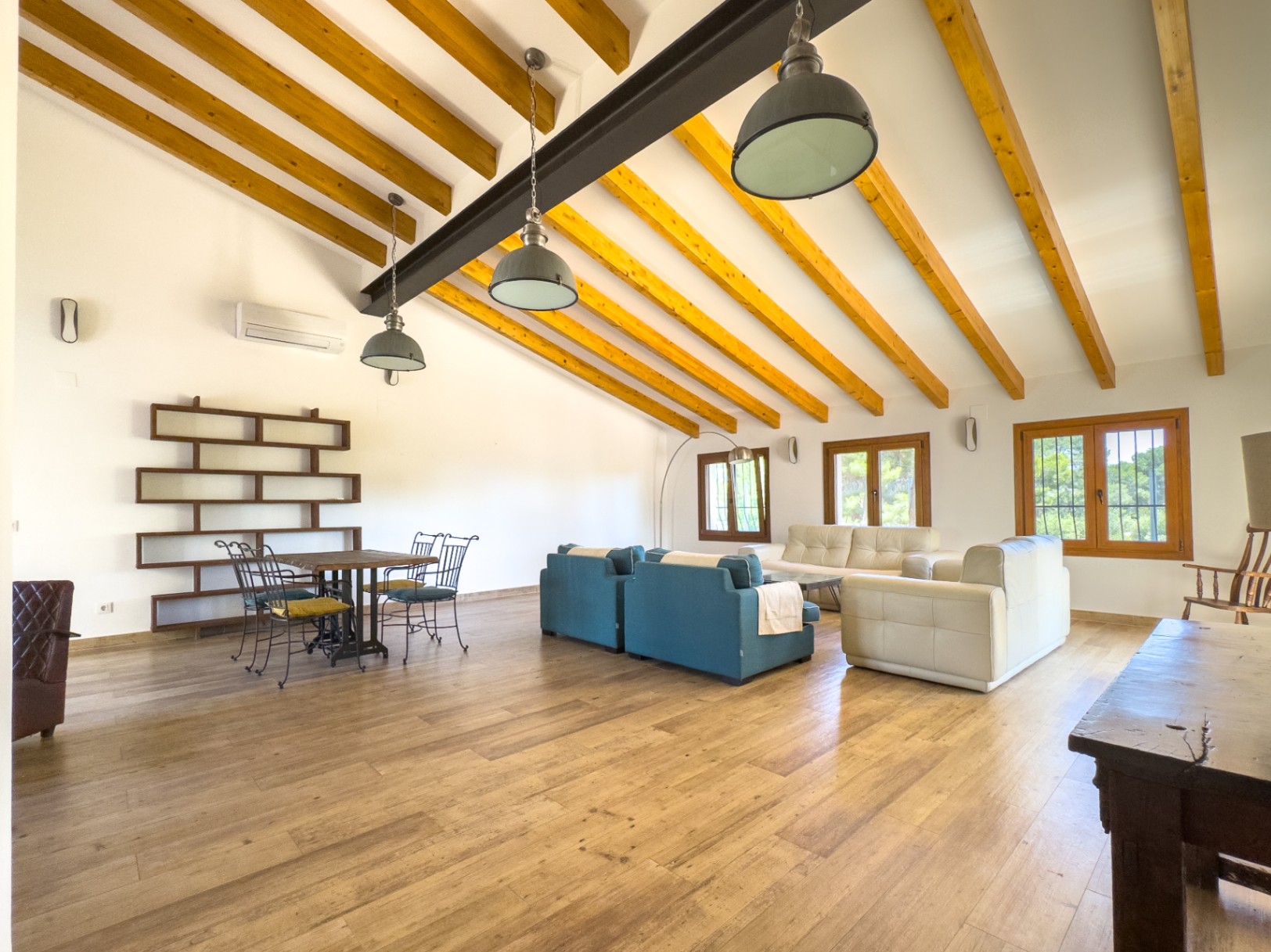 Estate with Mediterranean-style villa, large plot, and open views in Alfa del Pi