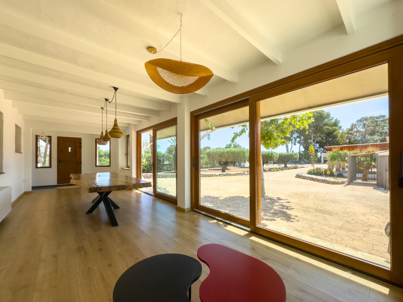 Estate with Mediterranean-style villa, large plot, and open views in Alfa del Pi