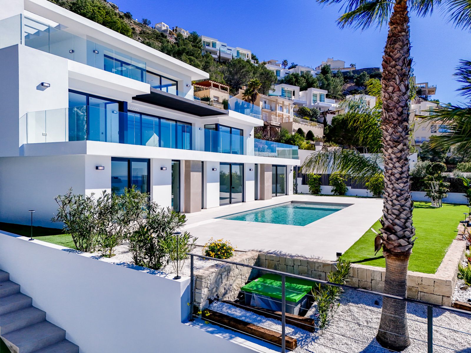 Luxurious modern 4-bedroom villa with panoramic sea views in Altea Hills