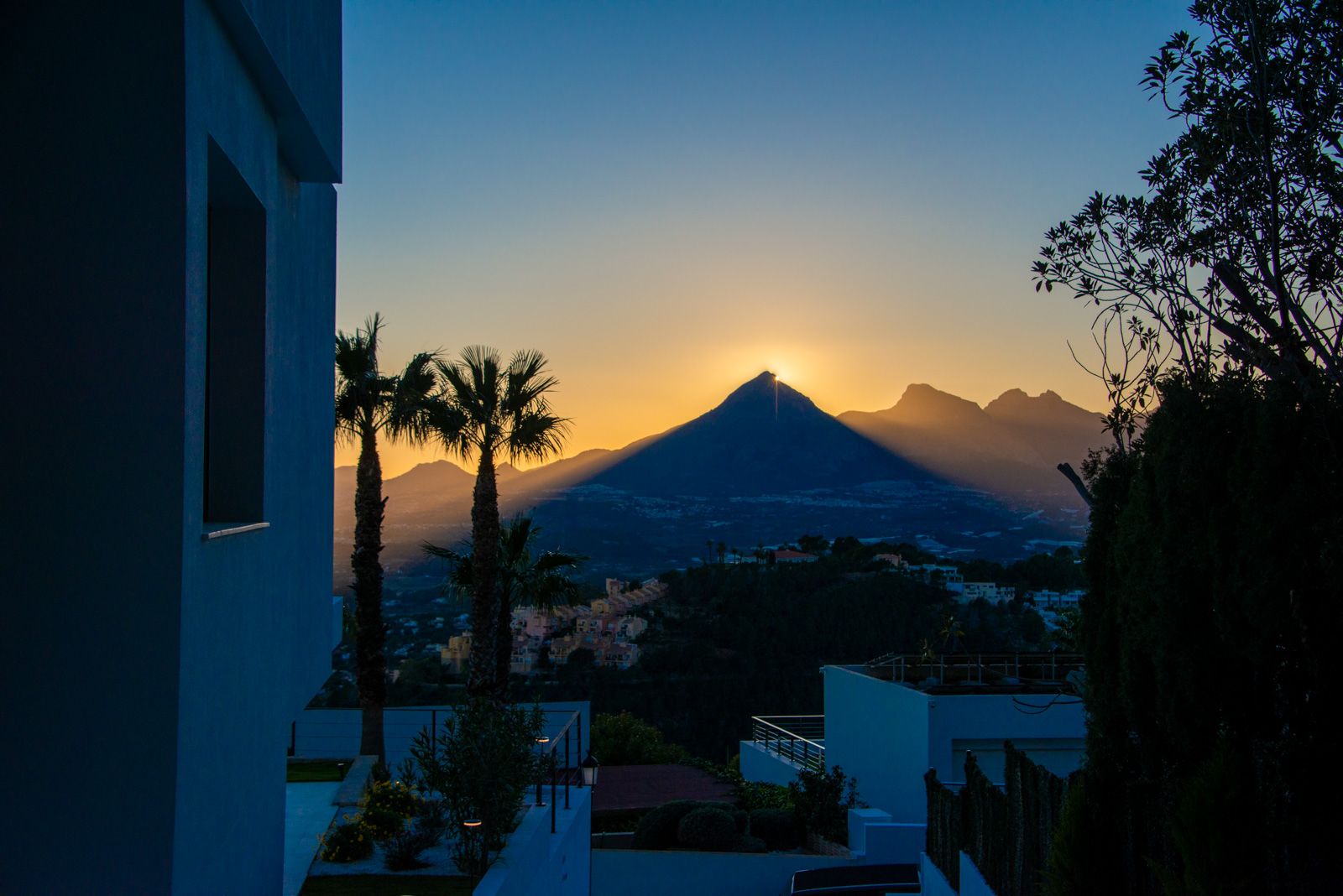 Luxurious modern 4-bedroom villa with panoramic sea views in Altea Hills