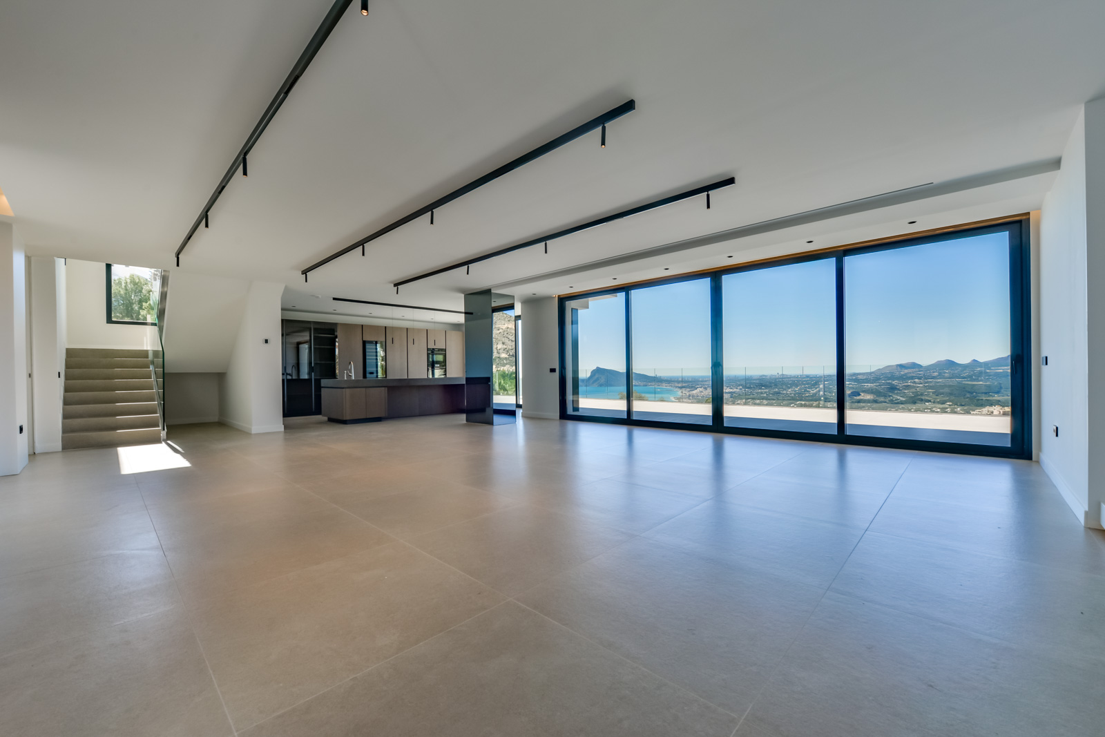 Luxurious modern 4-bedroom villa with panoramic sea views in Altea Hills