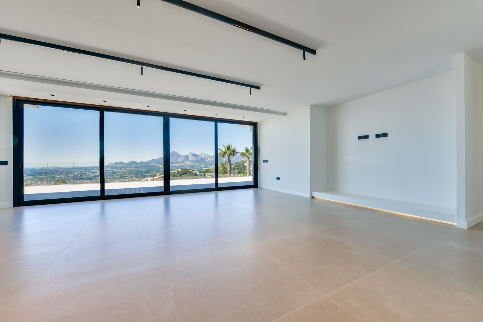 Luxurious modern 4-bedroom villa with panoramic sea views in Altea Hills