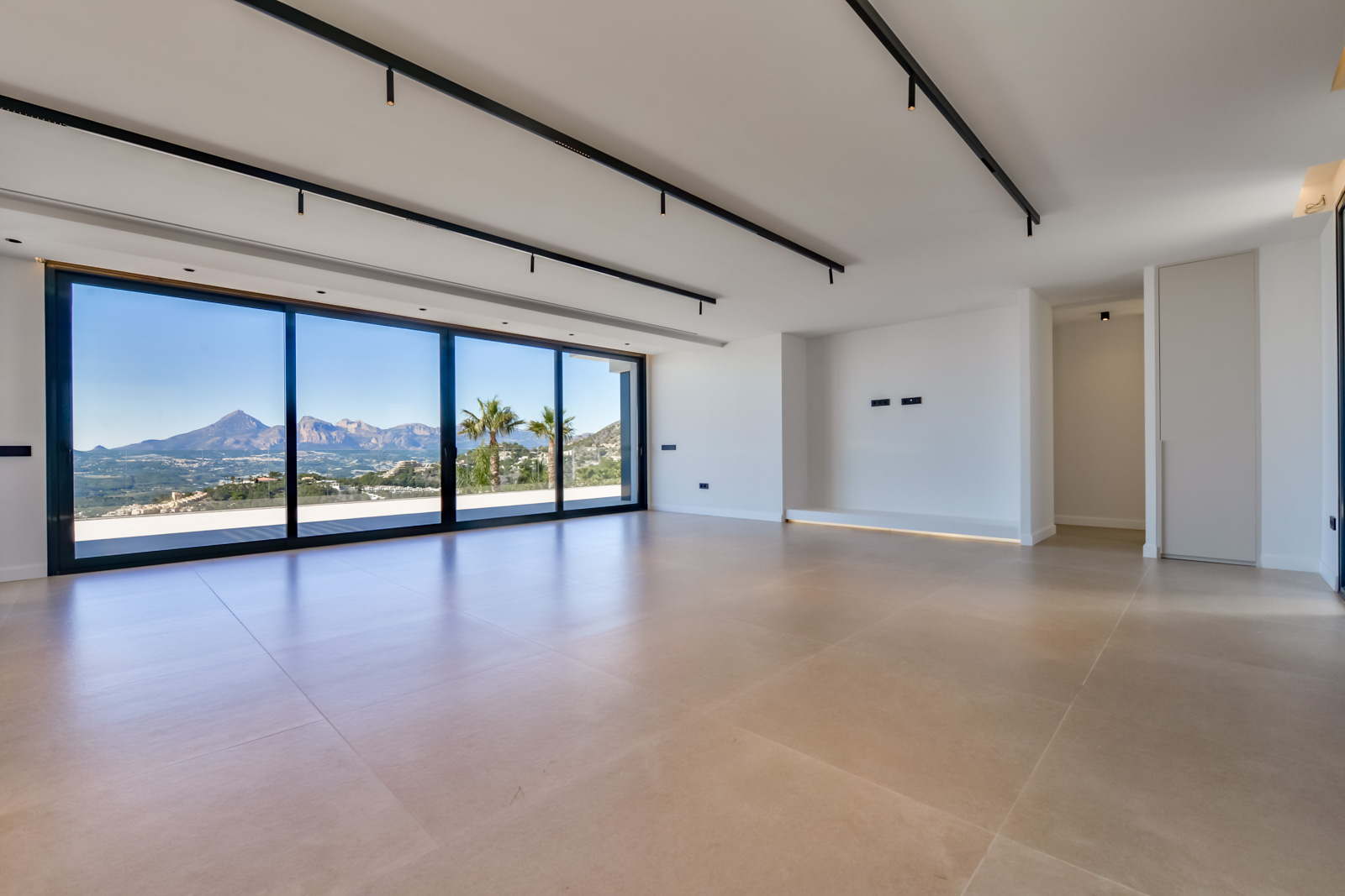 Luxurious modern 4-bedroom villa with panoramic sea views in Altea Hills