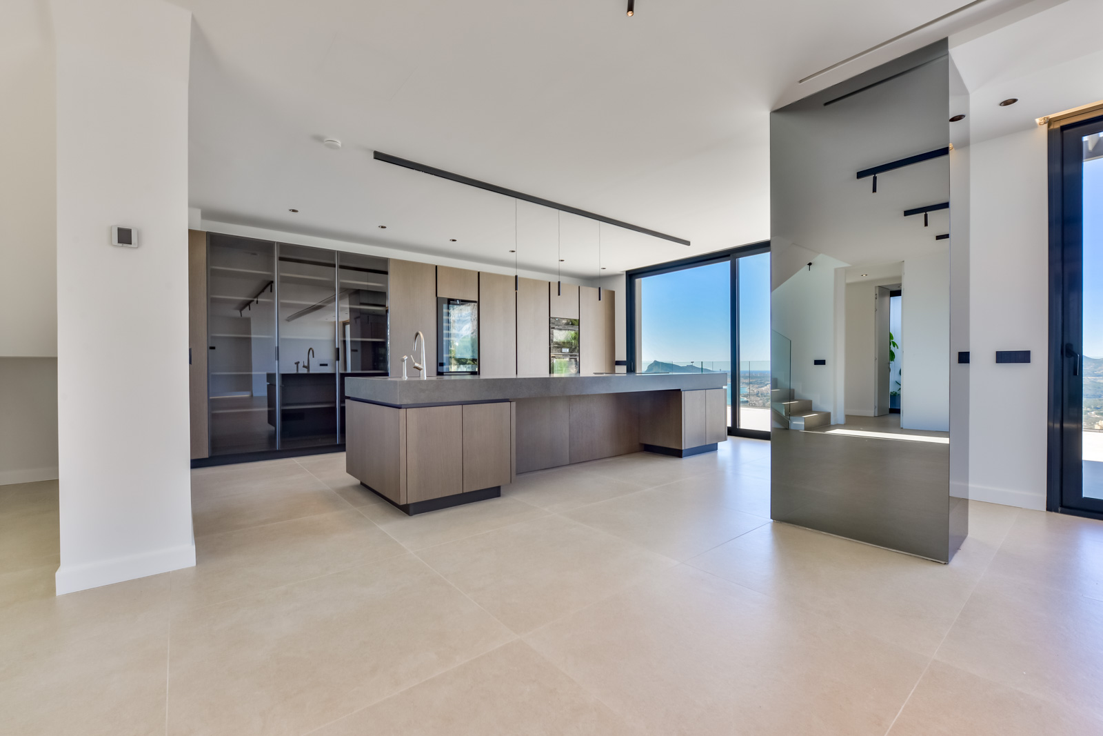 Luxurious modern 4-bedroom villa with panoramic sea views in Altea Hills