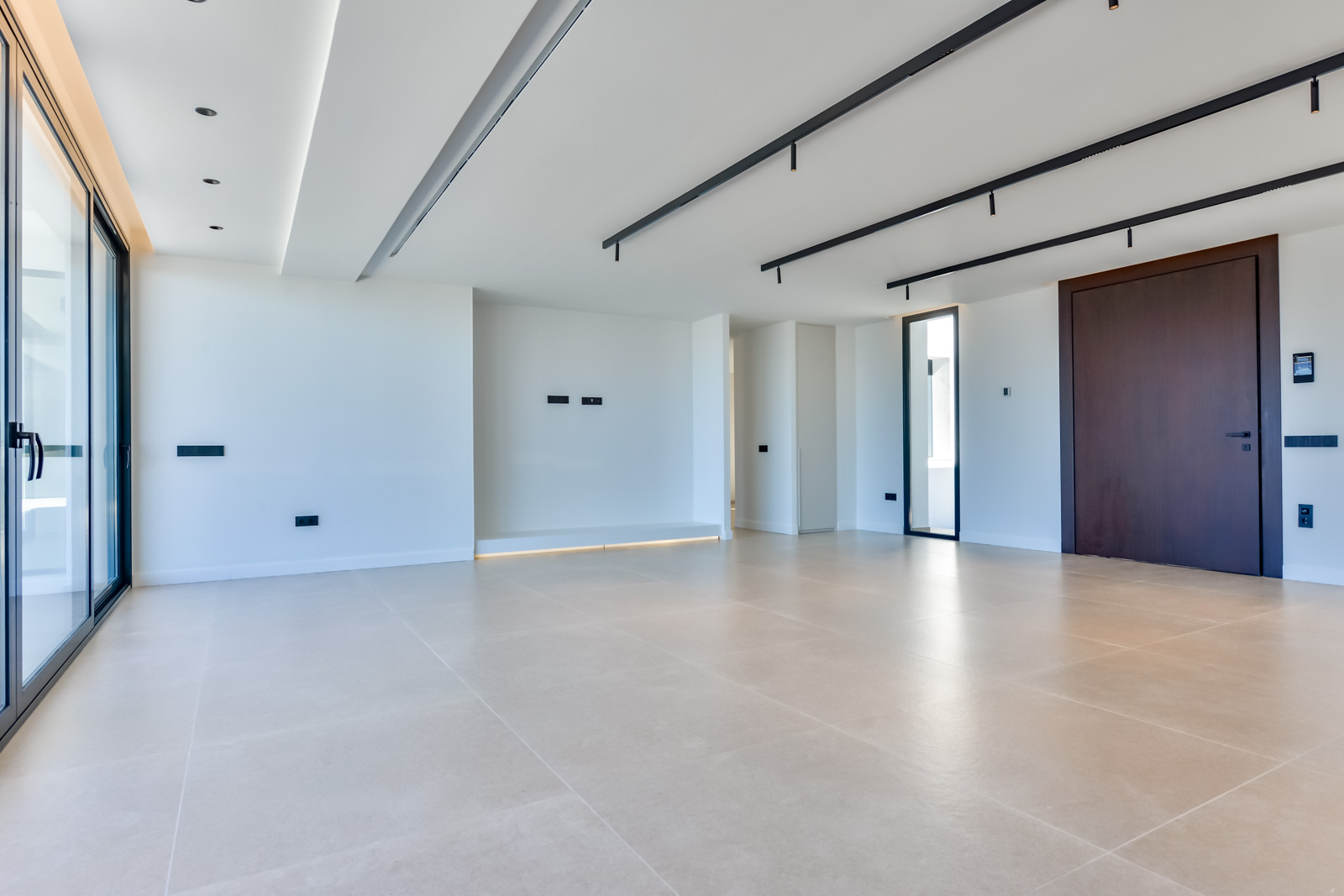 Luxurious modern 4-bedroom villa with panoramic sea views in Altea Hills