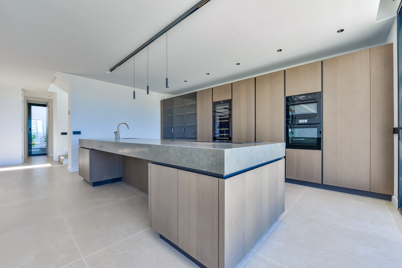 Luxurious modern 4-bedroom villa with panoramic sea views in Altea Hills