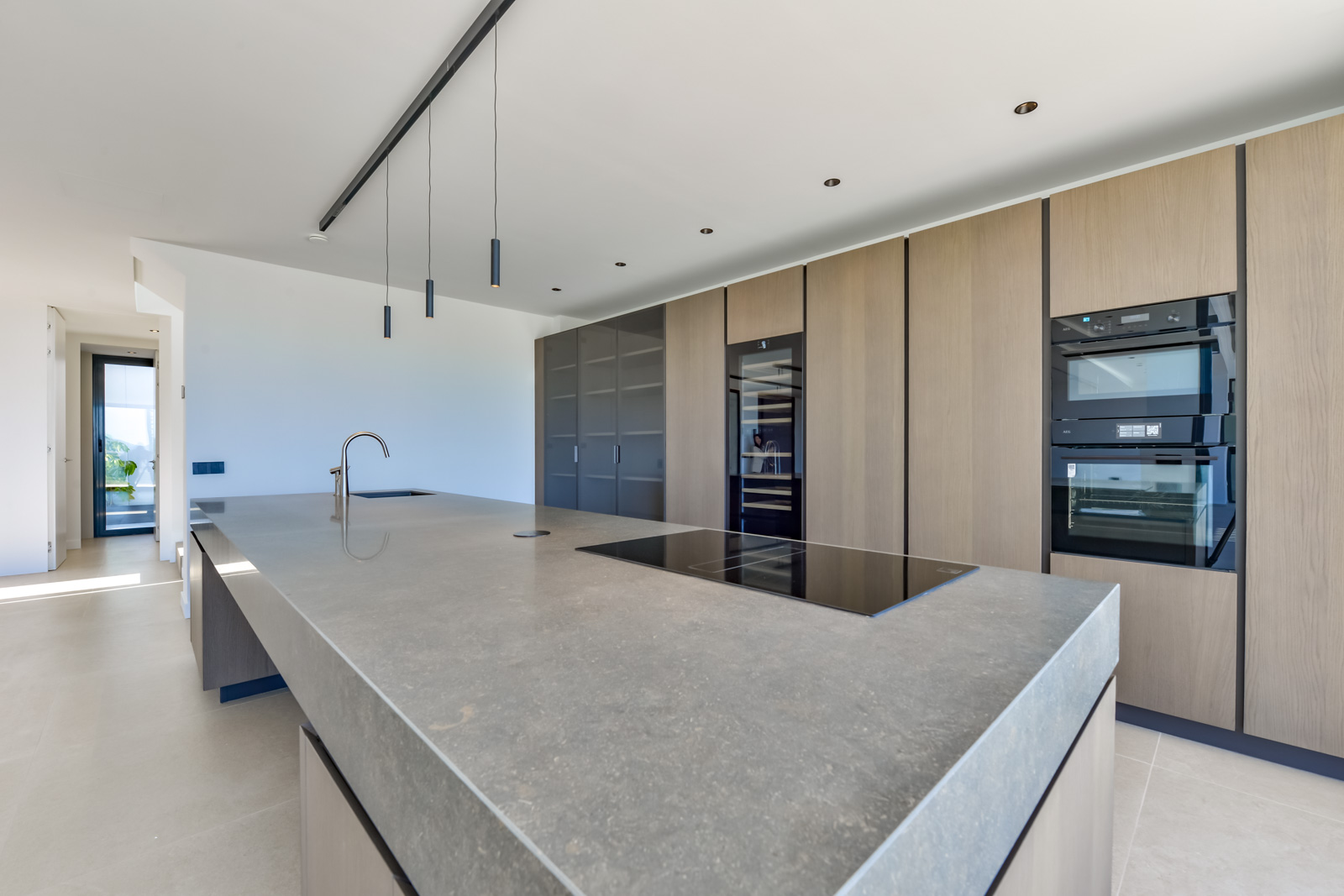 Luxurious modern 4-bedroom villa with panoramic sea views in Altea Hills