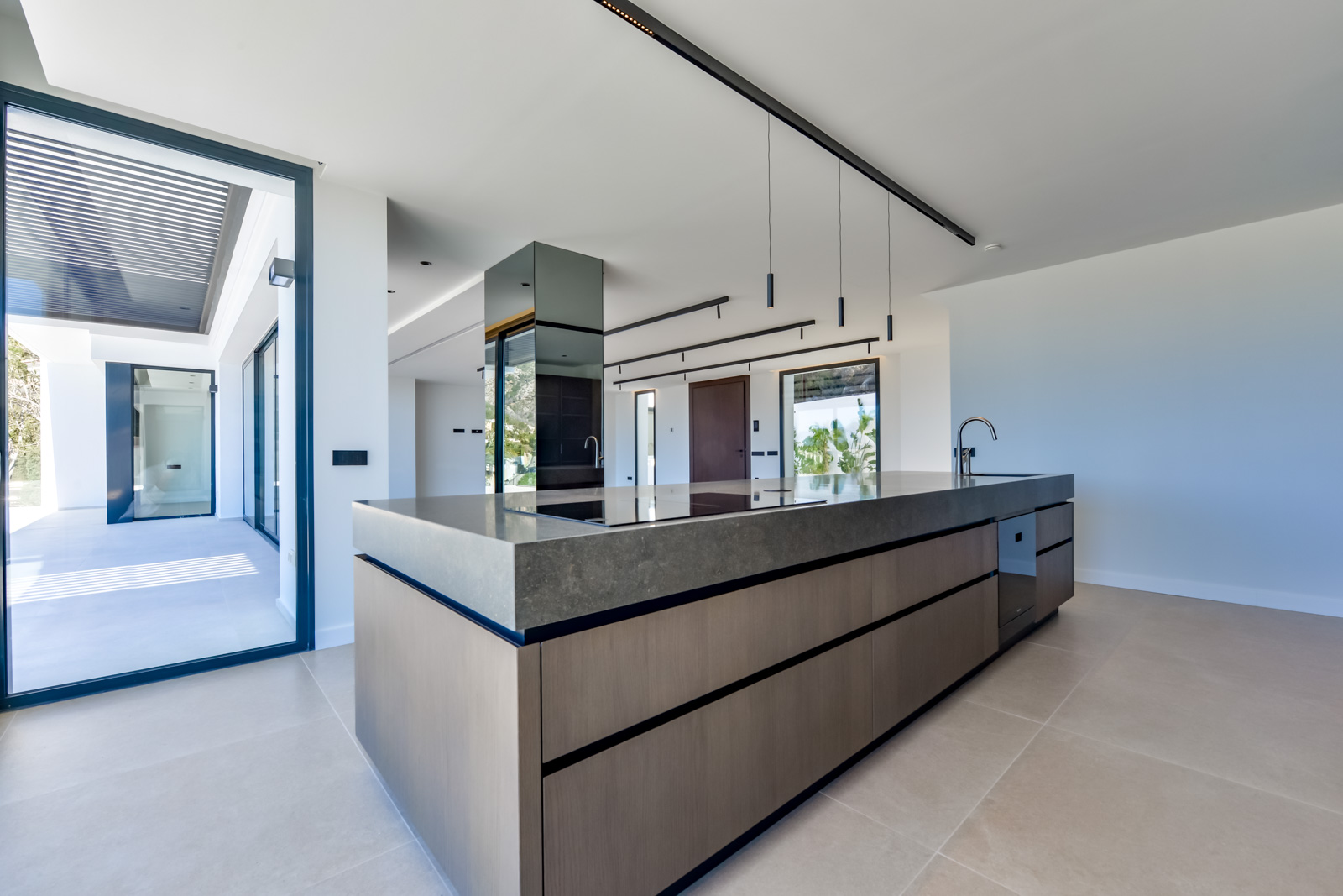 Luxurious modern 4-bedroom villa with panoramic sea views in Altea Hills