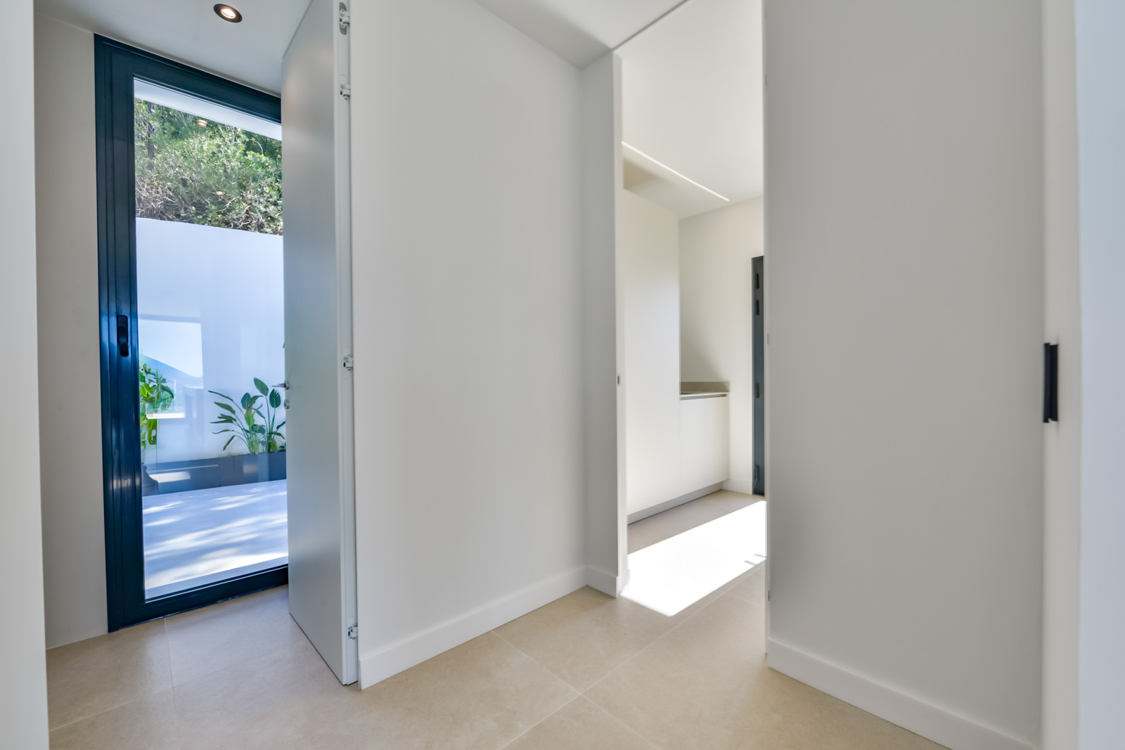 Luxurious modern 4-bedroom villa with panoramic sea views in Altea Hills